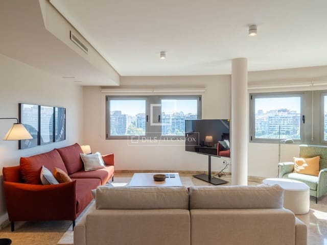 4 sovrum Lägenhet att hyra i Valencia stad med garage - 3 500 € (Ref: 9860937)
