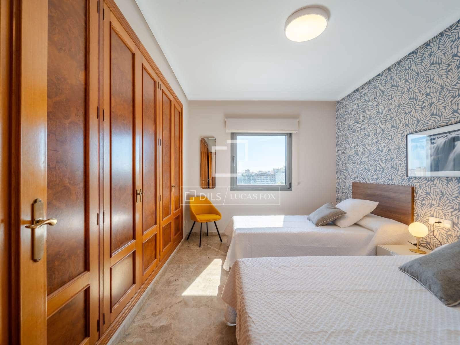 4 bedroom Apartment for rent in Valencia city with garage - € 3,500 (Ref: 9860937)