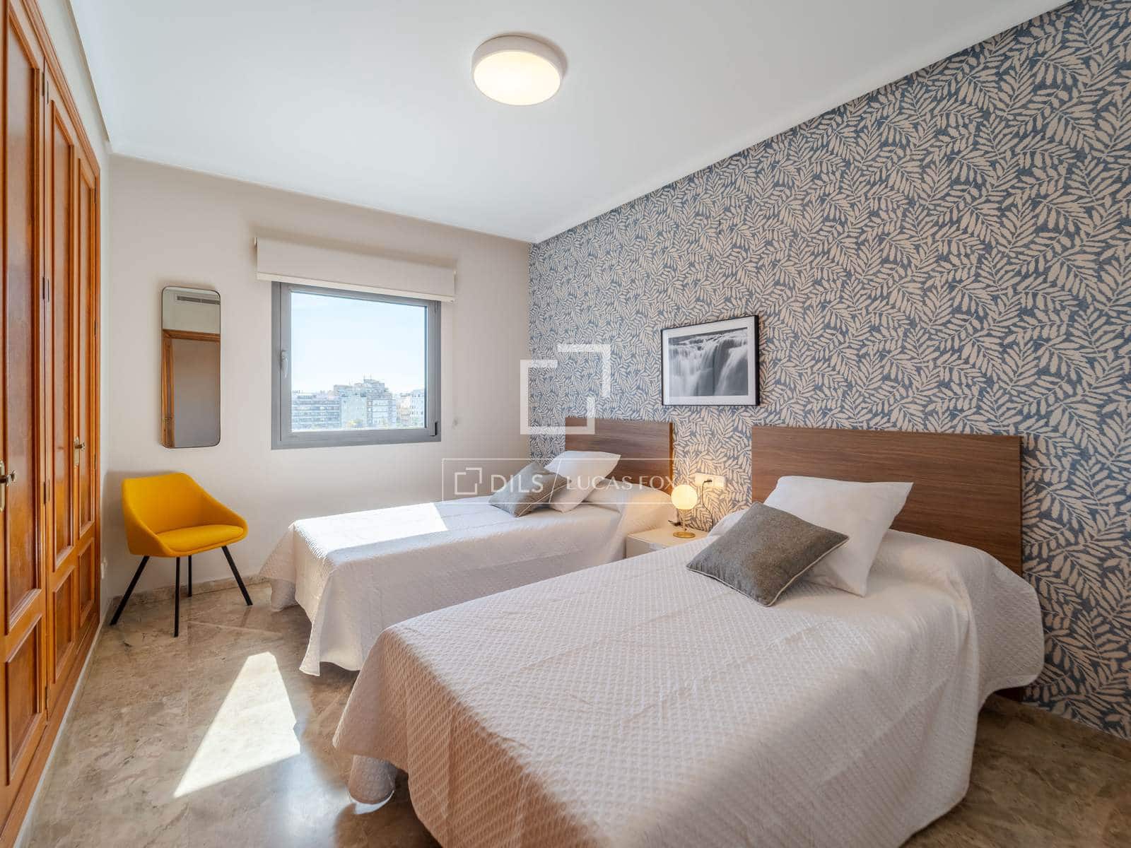 4 bedroom Apartment for rent in Valencia city with garage - € 3,500 (Ref: 9860937)