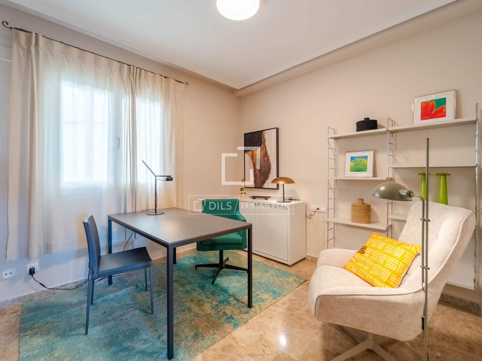 4 bedroom Apartment for rent in Valencia city with garage - € 3,500 (Ref: 9860937)