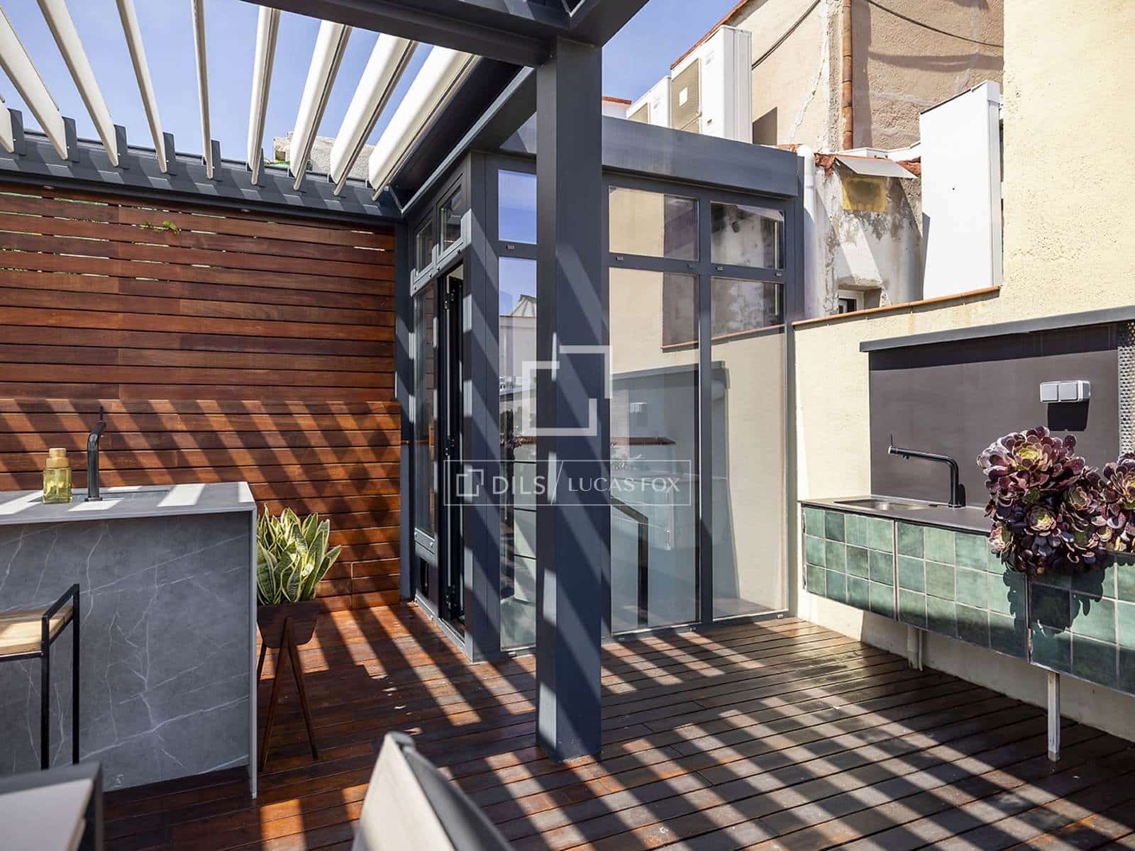 2 bedroom Penthouse for rent in Barcelona city - € 3,000 (Ref: 9860938)