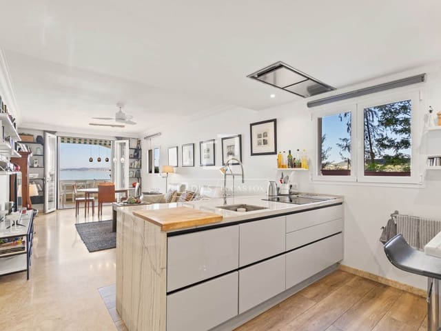 3 chambre Appartement à vendre à Estepona avec piscine garage - 759 000 € (Ref: 9860939)