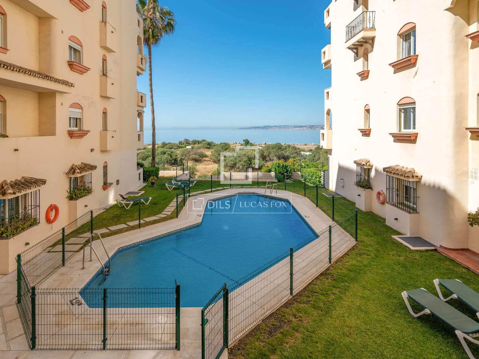 3 chambre Appartement à vendre à Estepona avec piscine garage - 759 000 € (Ref: 9860939)