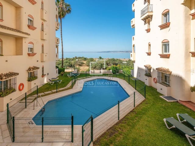 3 chambre Appartement à vendre à Estepona avec piscine garage - 759 000 € (Ref: 9860939)