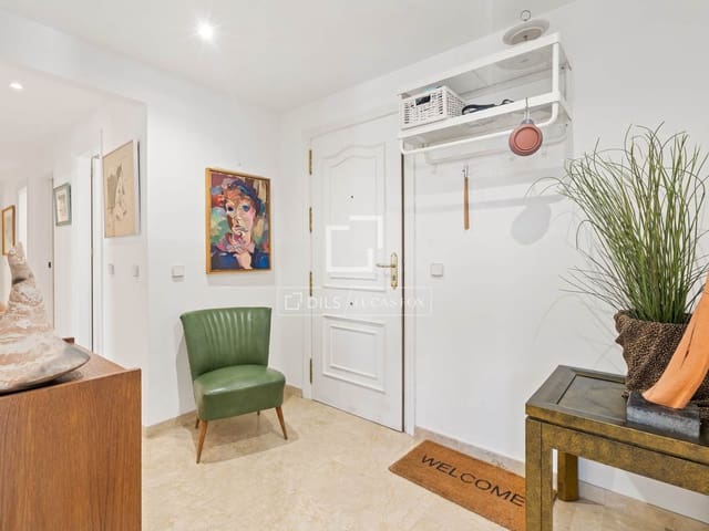 3 chambre Appartement à vendre à Estepona avec piscine garage - 759 000 € (Ref: 9860939)