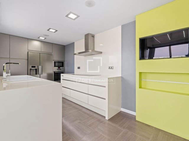 3 camera da letto Attico da affittare in Mislata con piscina garage - 2.500 € (Rif: 9860940)