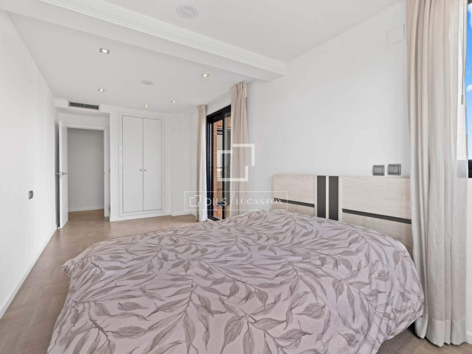 3 camera da letto Attico da affittare in Mislata con piscina garage - 2.500 € (Rif: 9860940)