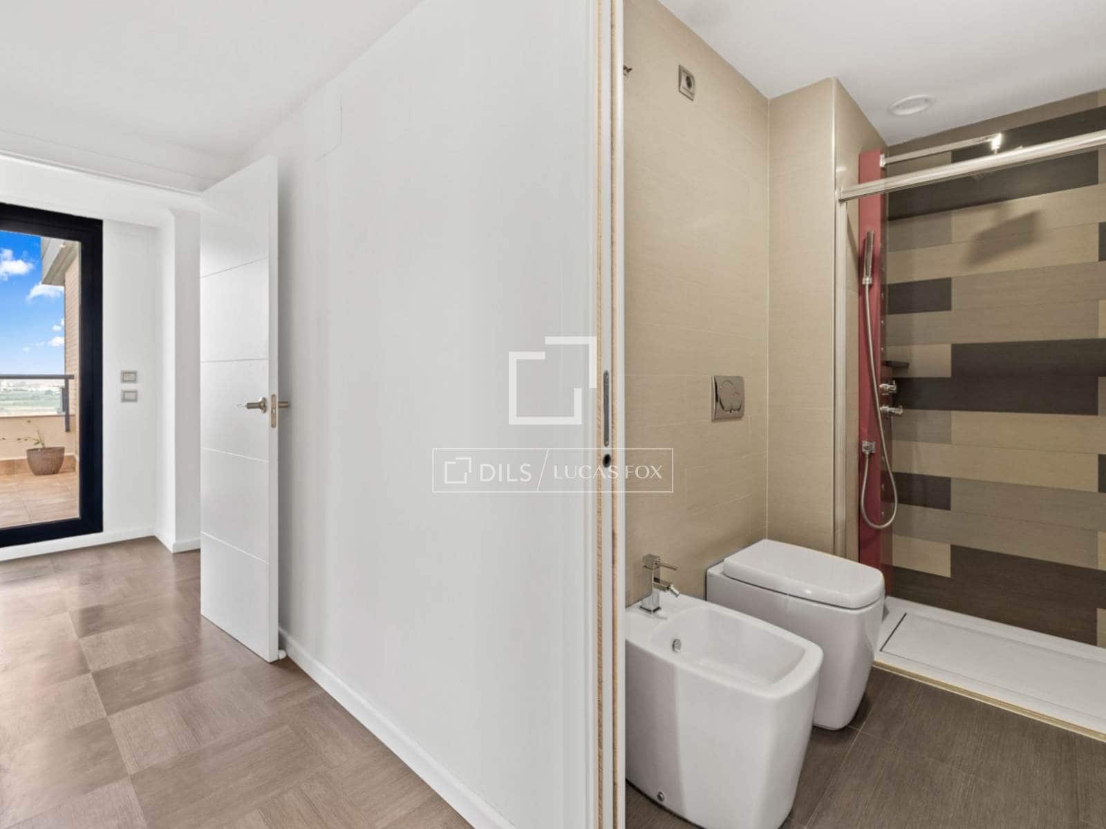 3 camera da letto Attico da affittare in Mislata con piscina garage - 2.500 € (Rif: 9860940)