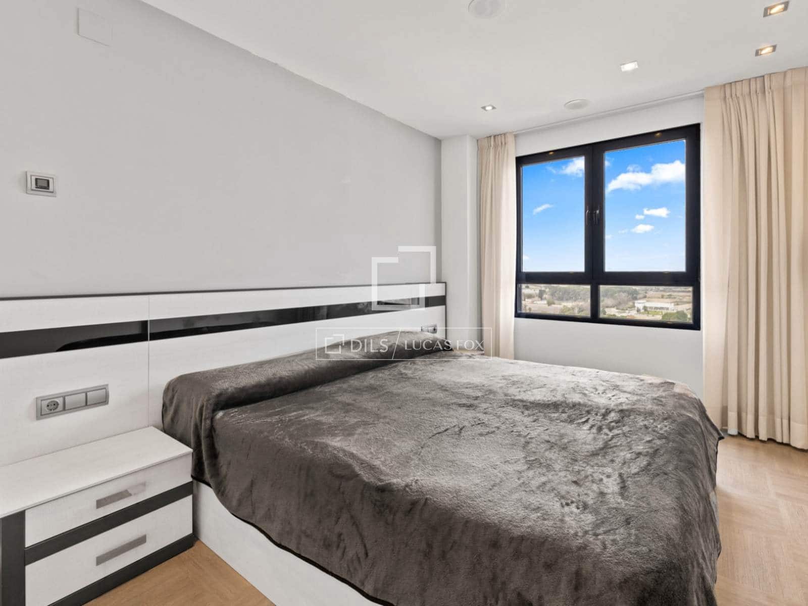 3 camera da letto Attico da affittare in Mislata con piscina garage - 2.500 € (Rif: 9860940)