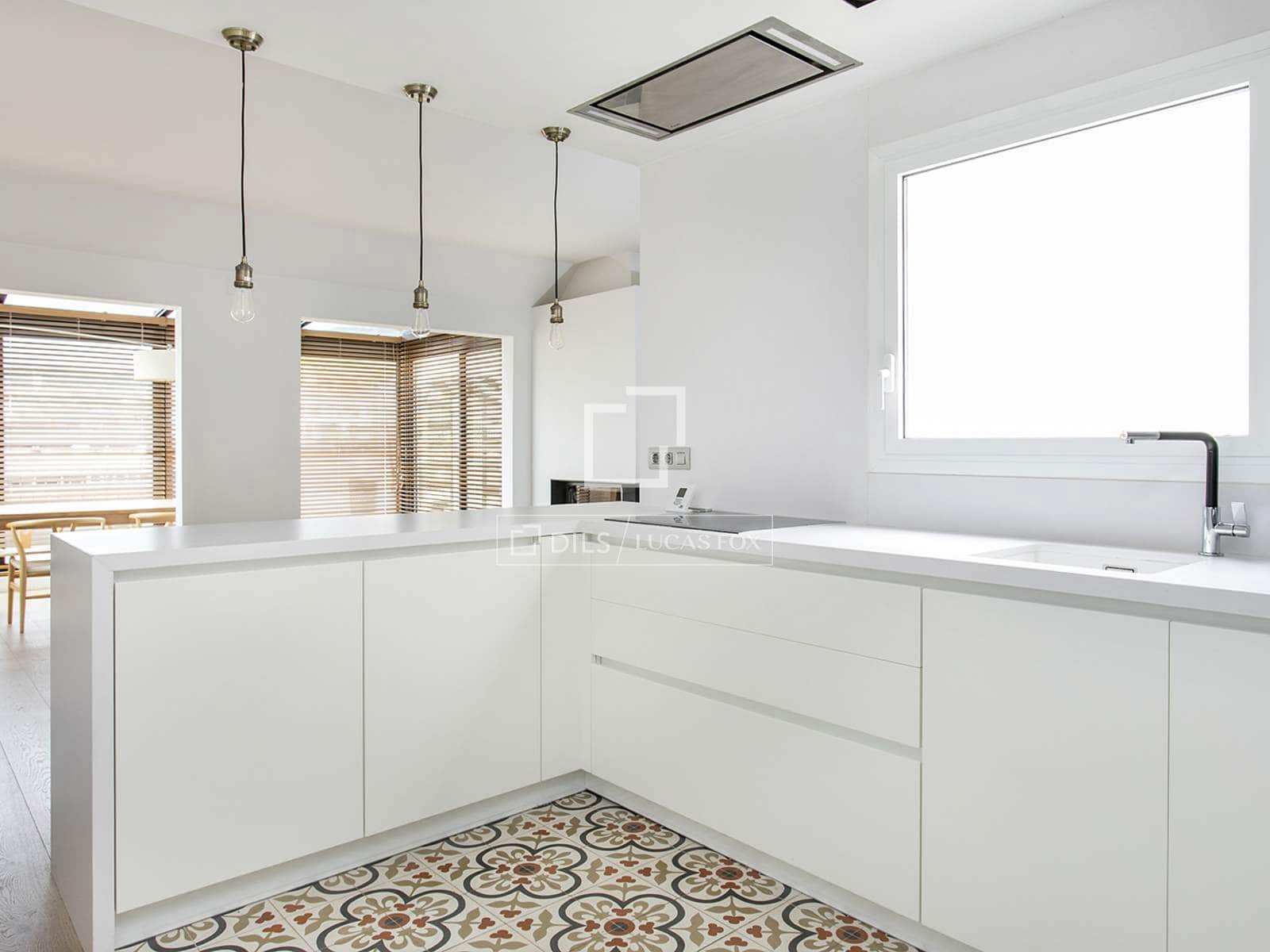 3 bedroom Penthouse for rent in Barcelona city - € 2,620 (Ref: 9862447)