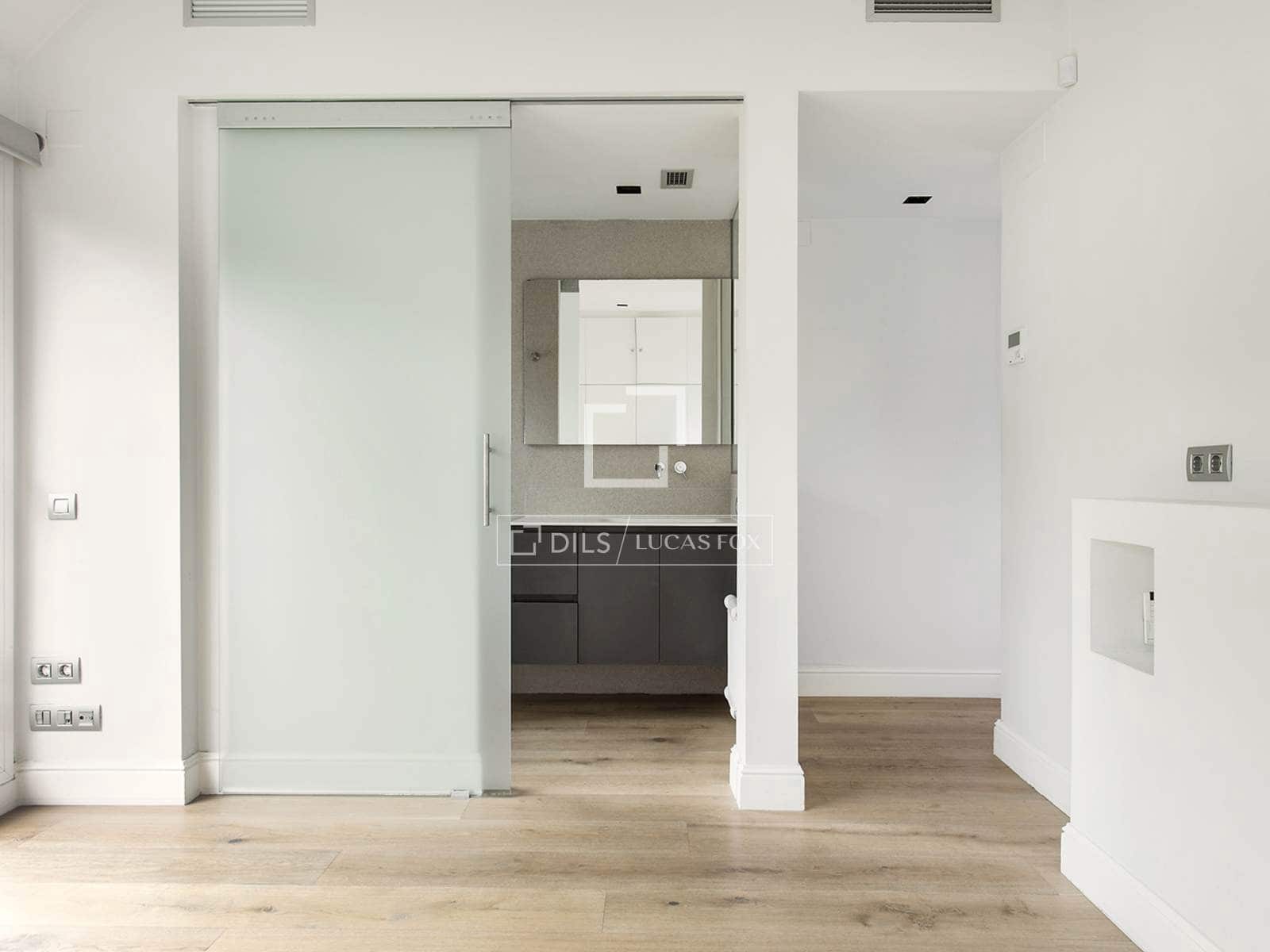 3 bedroom Penthouse for rent in Barcelona city - € 2,620 (Ref: 9862447)