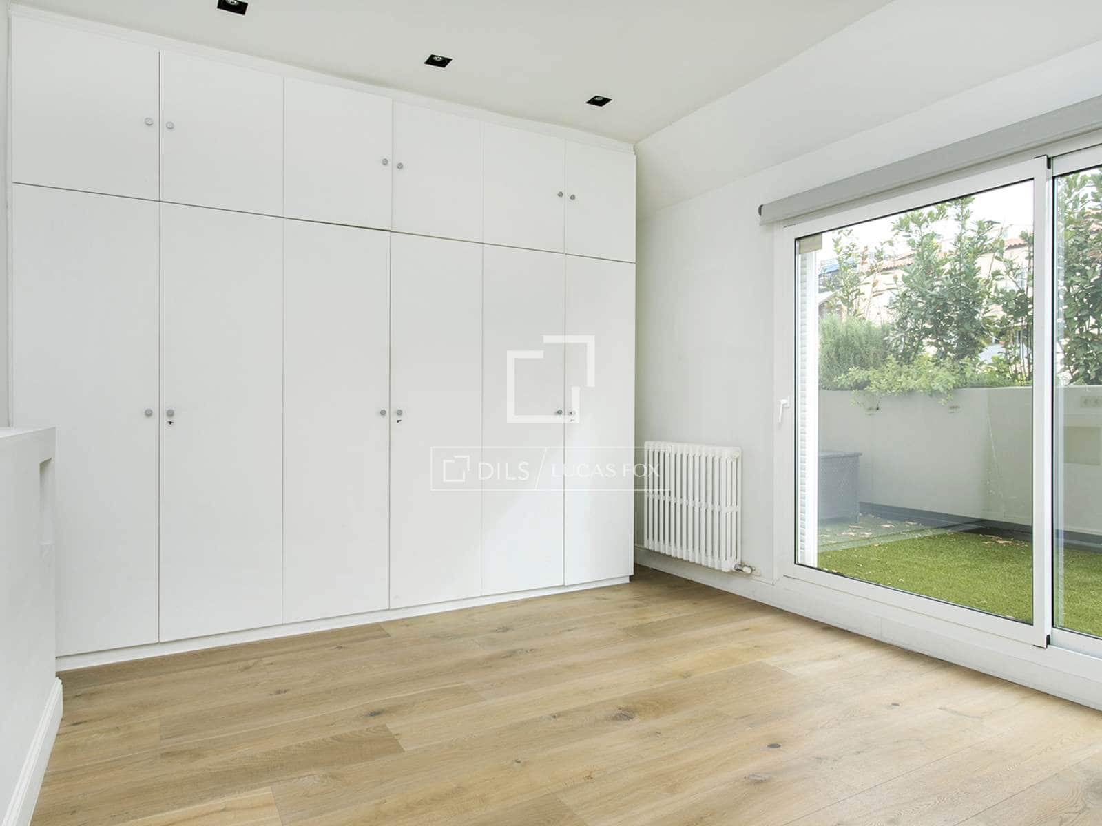 3 bedroom Penthouse for rent in Barcelona city - € 2,620 (Ref: 9862447)