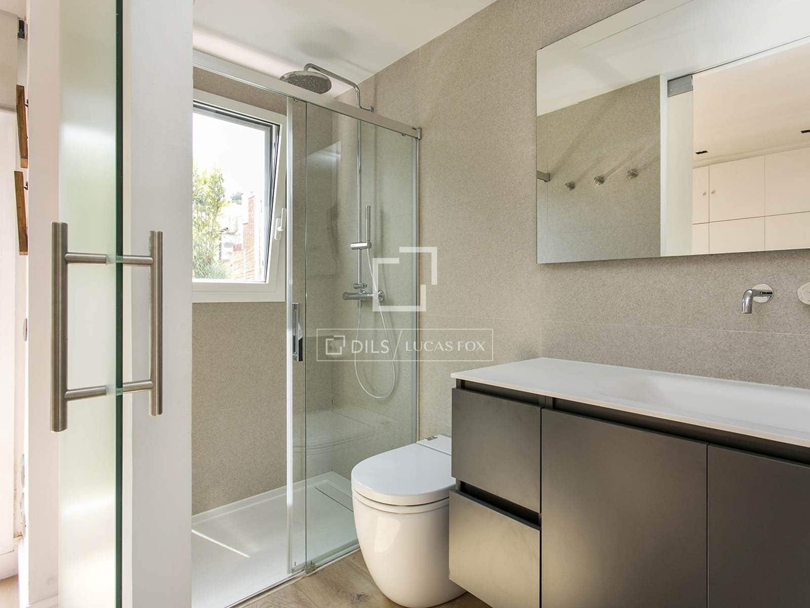 3 bedroom Penthouse for rent in Barcelona city - € 2,620 (Ref: 9862447)