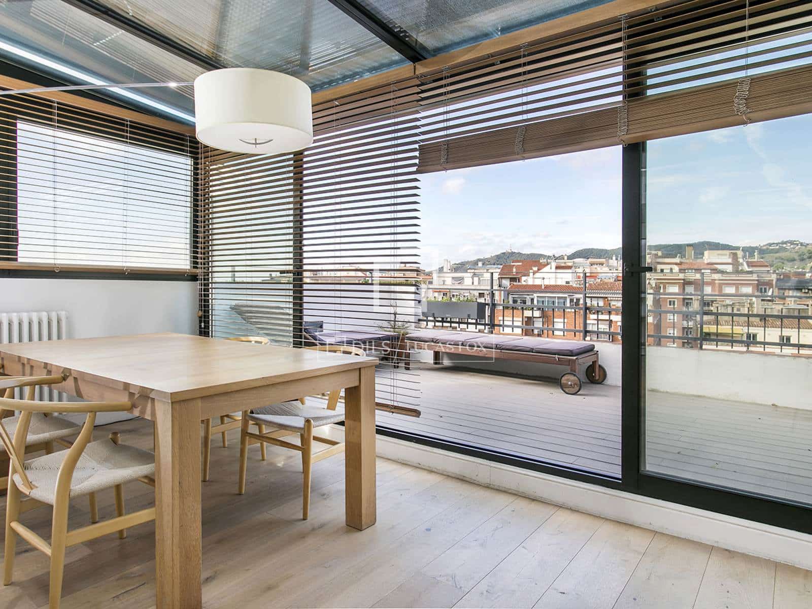 3 bedroom Penthouse for rent in Barcelona city - € 2,620 (Ref: 9862447)