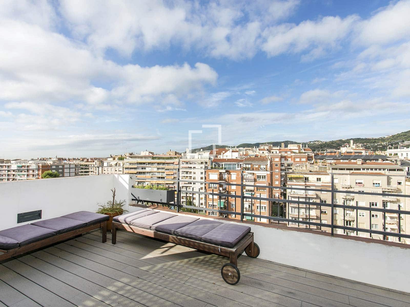 3 bedroom Penthouse for rent in Barcelona city - € 2,620 (Ref: 9862447)