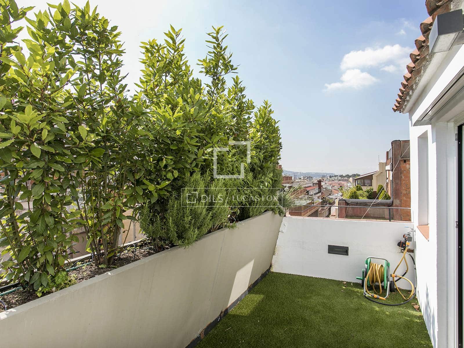 3 bedroom Penthouse for rent in Barcelona city - € 2,620 (Ref: 9862447)