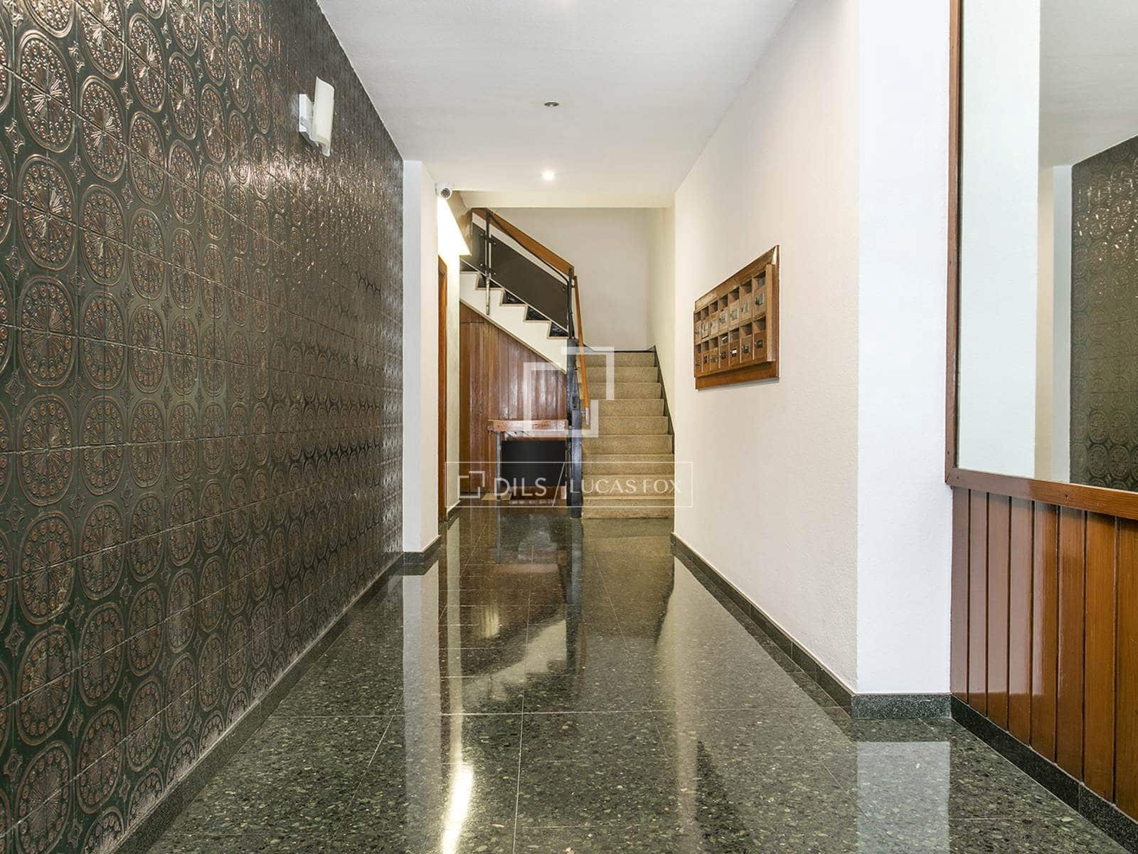 3 bedroom Penthouse for rent in Barcelona city - € 2,620 (Ref: 9862447)