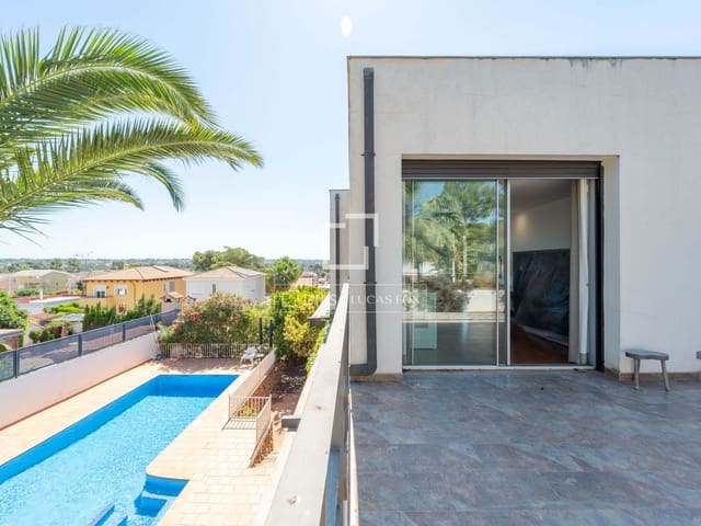 7 chambre Villa/Maison à vendre à Riba-roja de Túria avec piscine garage - 825 000 € (Ref: 9863539)