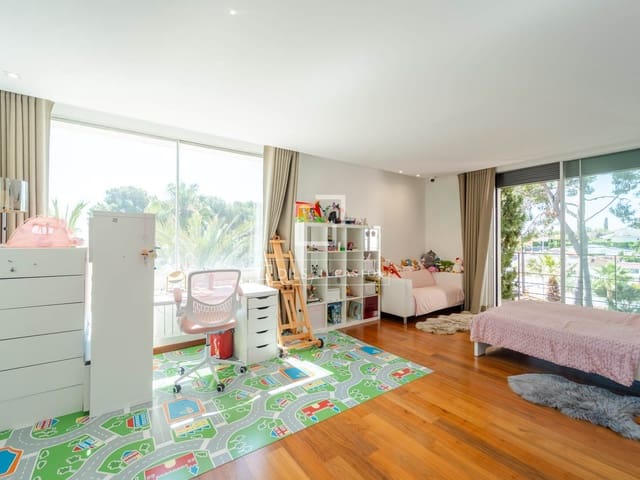 7 chambre Villa/Maison à vendre à Riba-roja de Túria avec piscine garage - 825 000 € (Ref: 9863539)