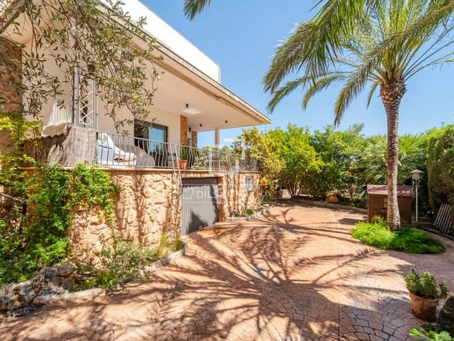 7 chambre Villa/Maison à vendre à Riba-roja de Túria avec piscine garage - 825 000 € (Ref: 9863539)
