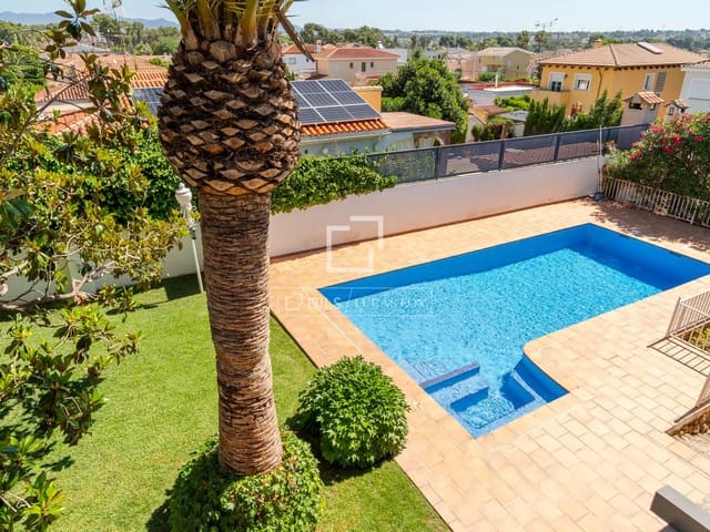 7 chambre Villa/Maison à vendre à Riba-roja de Túria avec piscine garage - 825 000 € (Ref: 9863539)