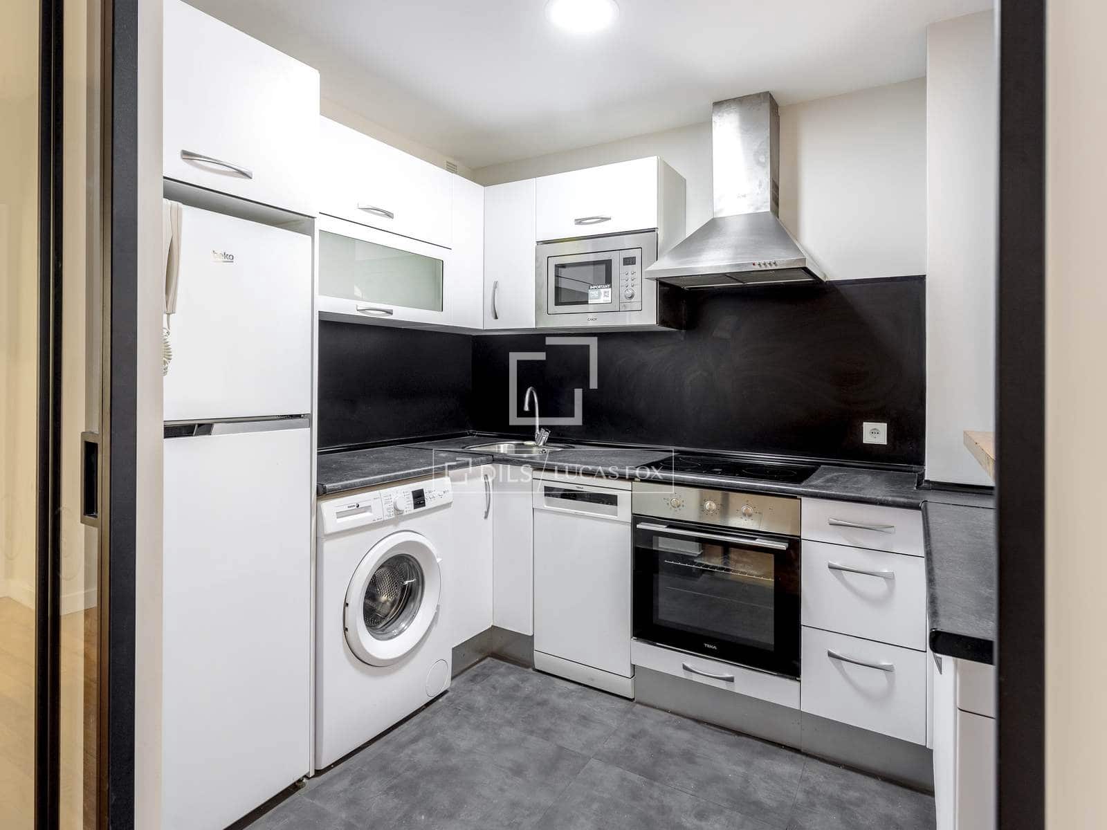 2 sovrum Lägenhet att hyra i Madrid stad - 2 200 € (Ref: 9863540)