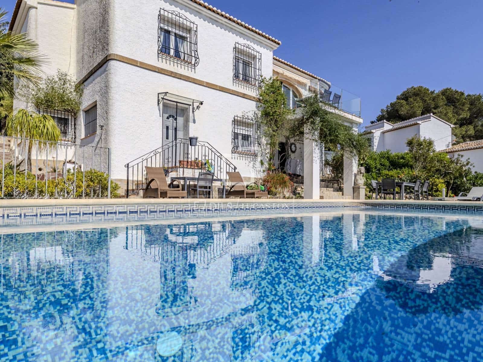 5 Zimmer Villa zu verkaufen in Javea / Xabia mit Pool Garage - 1.340.000 € (Ref: 9863622)
