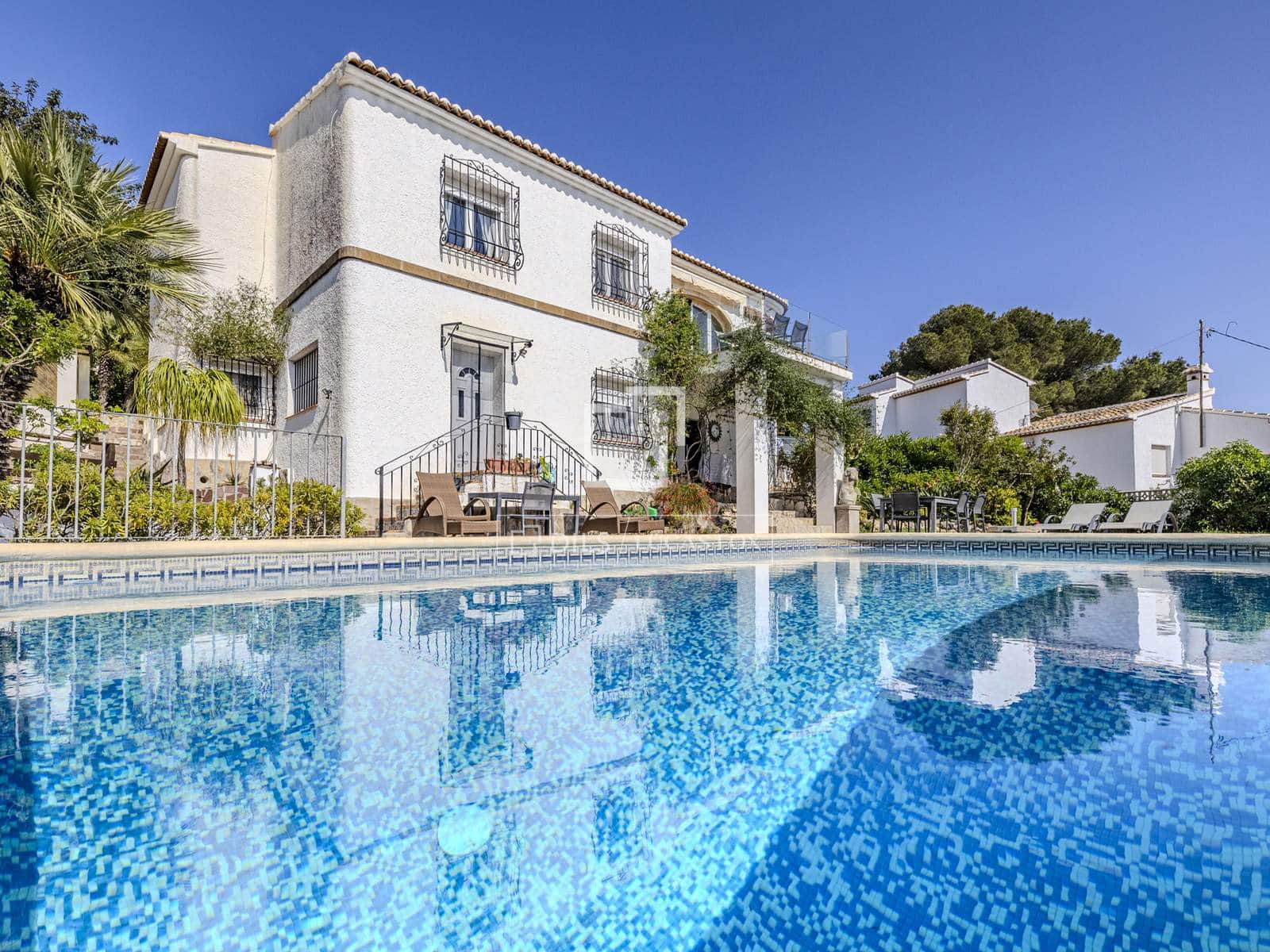 5 Zimmer Villa zu verkaufen in Javea / Xabia mit Pool Garage - 1.340.000 € (Ref: 9863622)