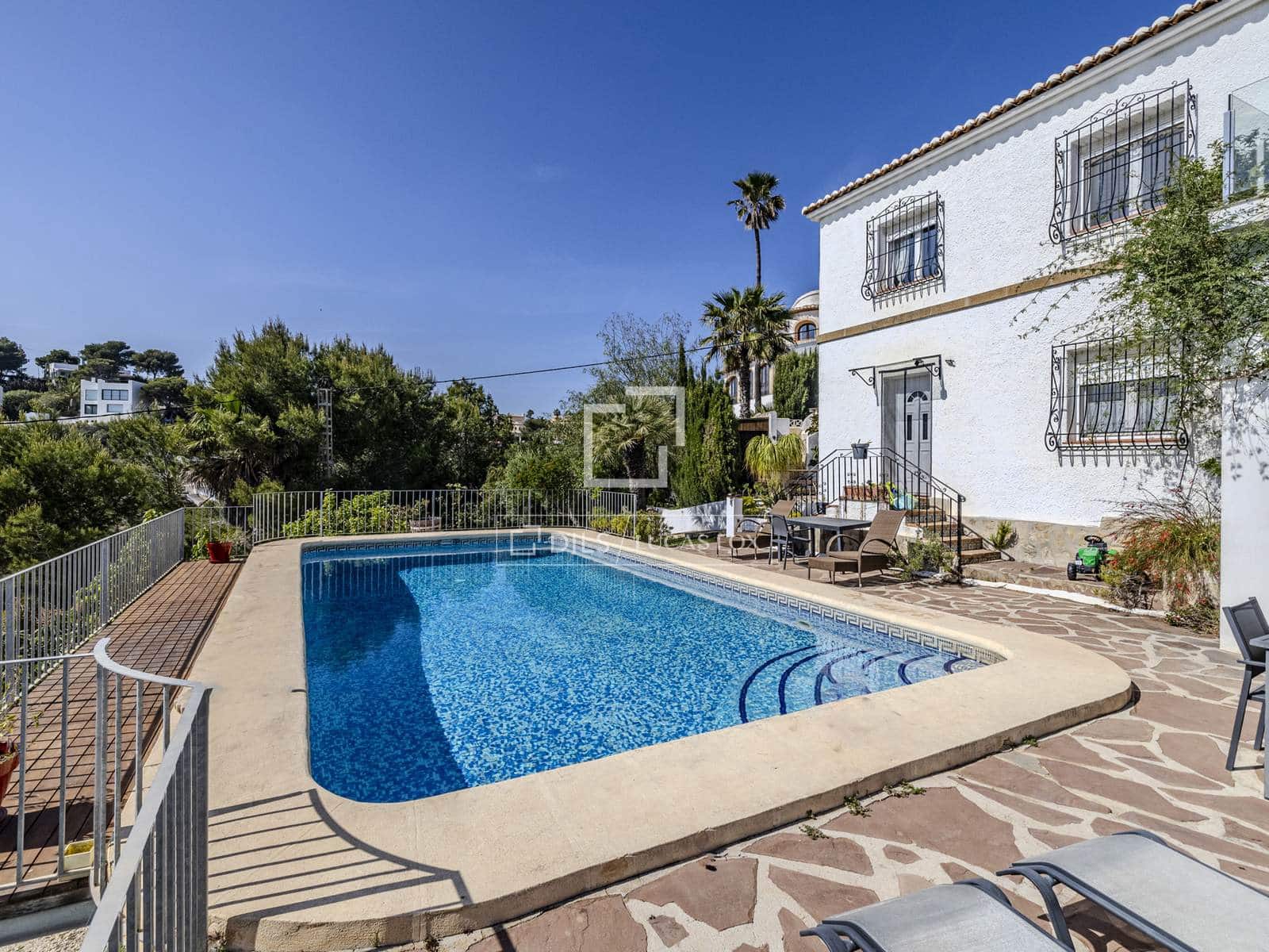 5 Zimmer Villa zu verkaufen in Javea / Xabia mit Pool Garage - 1.340.000 € (Ref: 9863622)