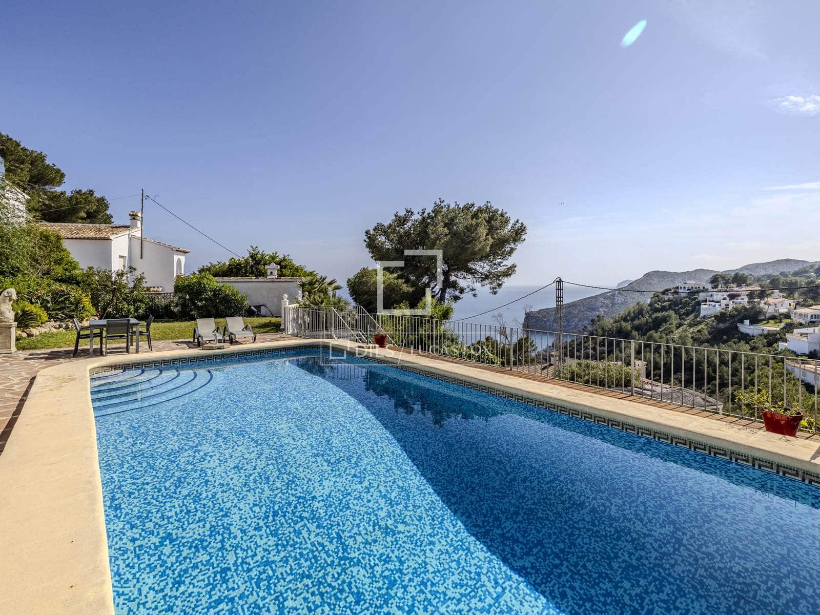 5 Zimmer Villa zu verkaufen in Javea / Xabia mit Pool Garage - 1.340.000 € (Ref: 9863622)