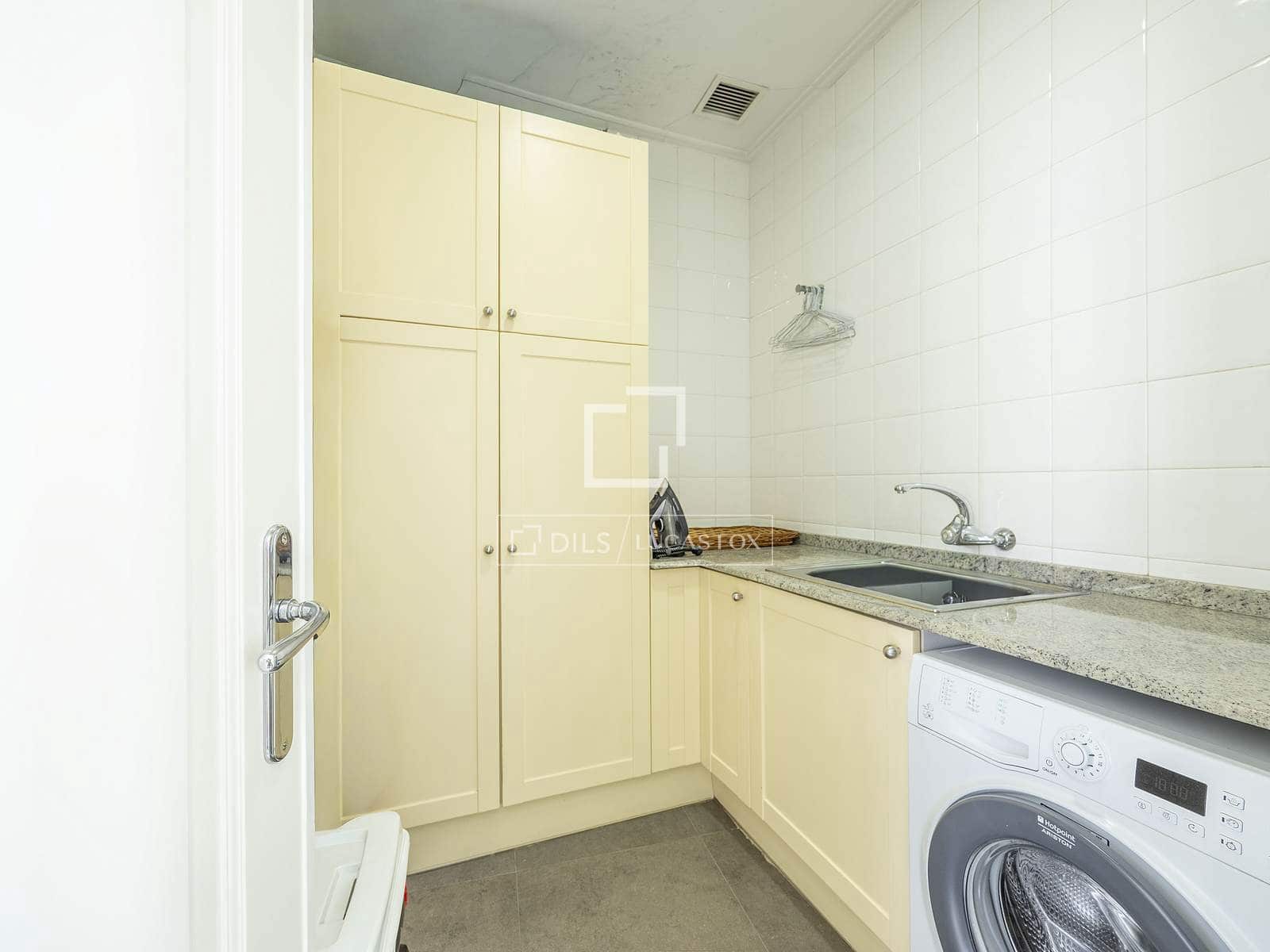 4 soverom Leilighet til leie i Valencia by - € 6 000 (Ref: 9863624)