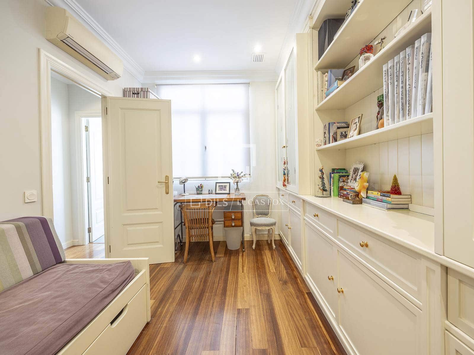 4 soverom Leilighet til leie i Valencia by - € 6 000 (Ref: 9863624)