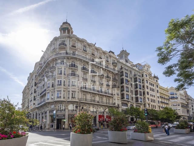 4 sovrum Lägenhet att hyra i Valencia stad - 6 000 € (Ref: 9863624)