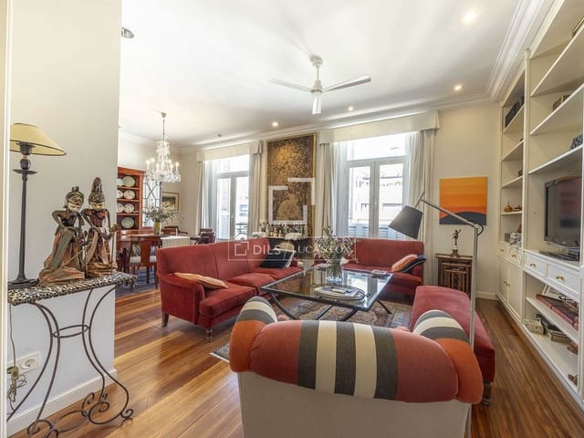 4 sovrum Lägenhet att hyra i Valencia stad - 6 000 € (Ref: 9863624)