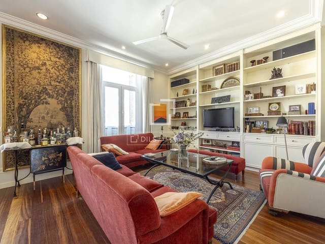4 sovrum Lägenhet att hyra i Valencia stad - 6 000 € (Ref: 9863624)