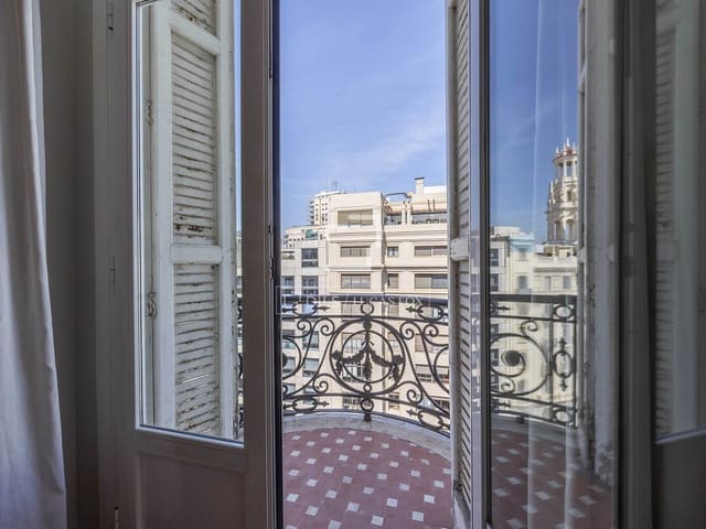 4 sovrum Lägenhet att hyra i Valencia stad - 6 000 € (Ref: 9863624)