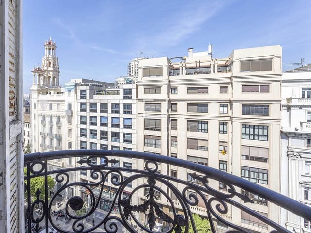 4 sovrum Lägenhet att hyra i Valencia stad - 6 000 € (Ref: 9863624)