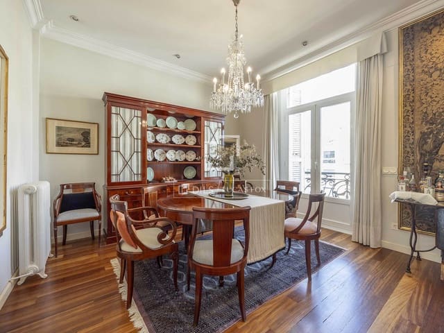 4 sovrum Lägenhet att hyra i Valencia stad - 6 000 € (Ref: 9863624)