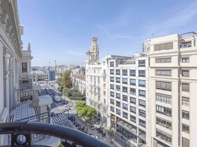 4 sovrum Lägenhet att hyra i Valencia stad - 6 000 € (Ref: 9863624)