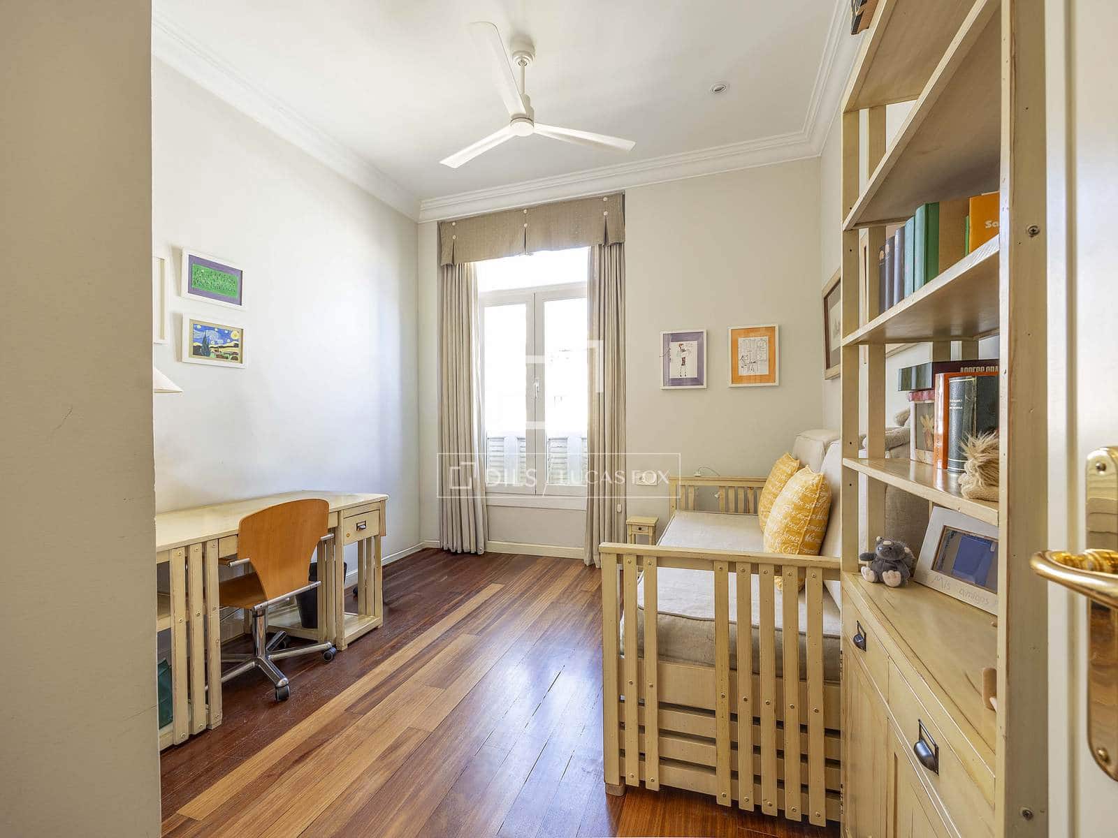 4 soverom Leilighet til leie i Valencia by - € 6 000 (Ref: 9863624)