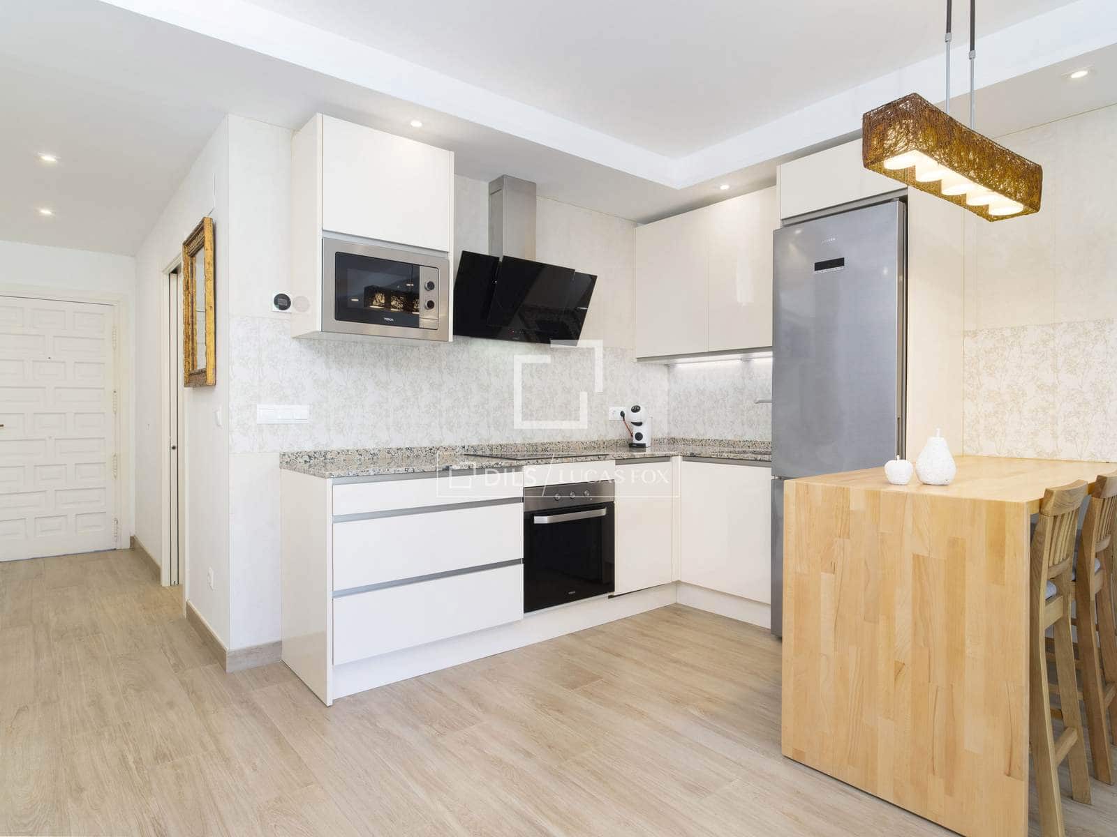 2 sypialnia Apartament na sprzedaż w Marbella z basenem garażem - 2 425 000 € (Ref: 9863748)