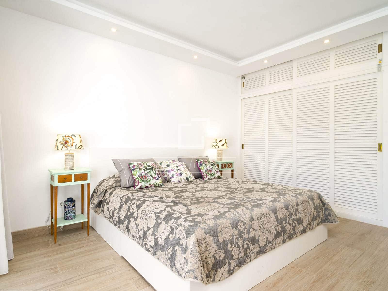 2 sypialnia Apartament na sprzedaż w Marbella z basenem garażem - 2 425 000 € (Ref: 9863748)