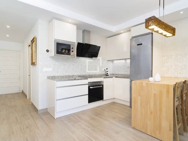 2 sypialnia Apartament na sprzedaż w Marbella z basenem garażem - 2 425 000 € (Ref: 9863748)