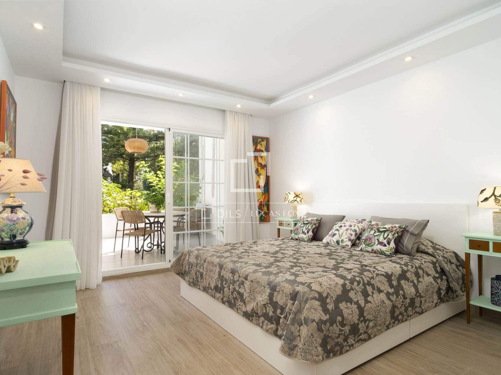 2 sypialnia Apartament na sprzedaż w Marbella z basenem garażem - 2 425 000 € (Ref: 9863748)