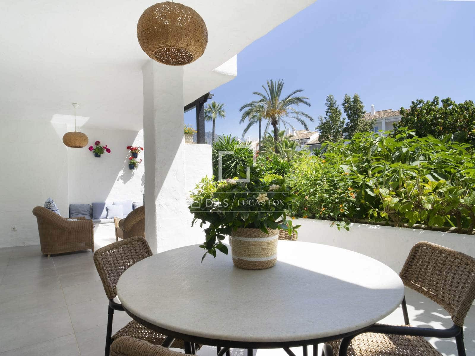 2 sypialnia Apartament na sprzedaż w Marbella z basenem garażem - 2 425 000 € (Ref: 9863748)