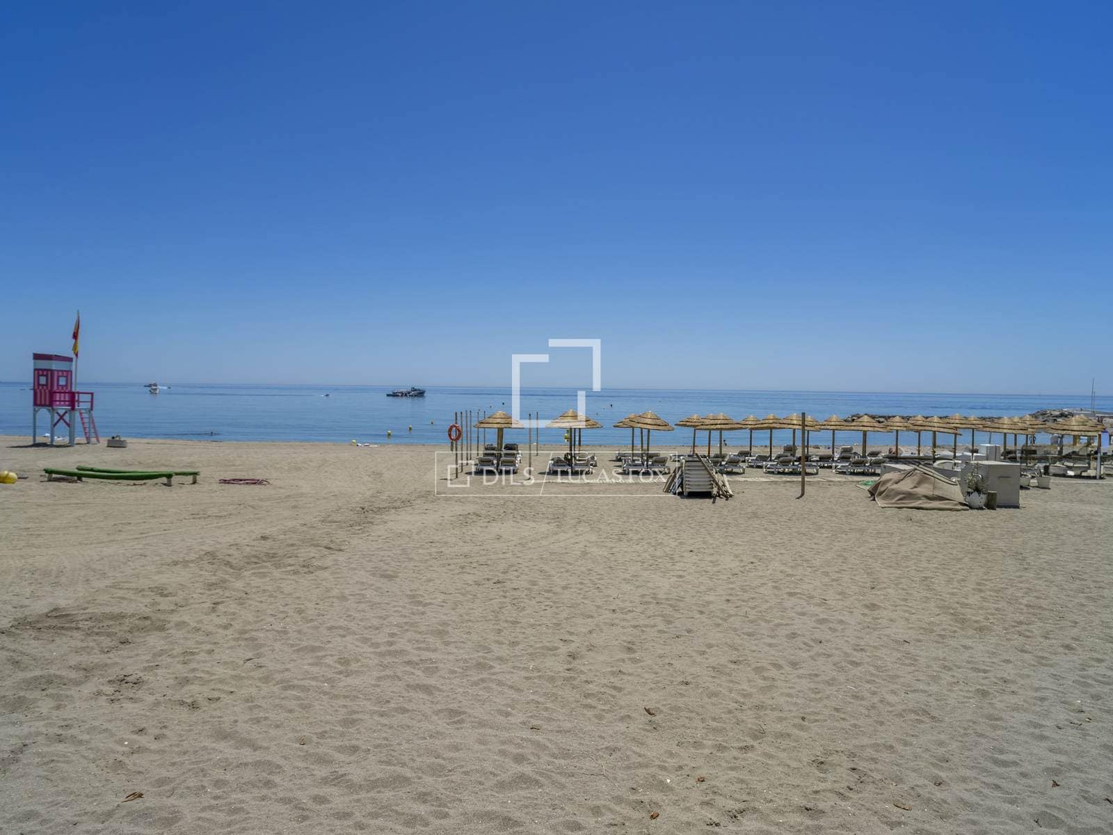 2 sypialnia Apartament na sprzedaż w Marbella z basenem garażem - 2 425 000 € (Ref: 9863748)