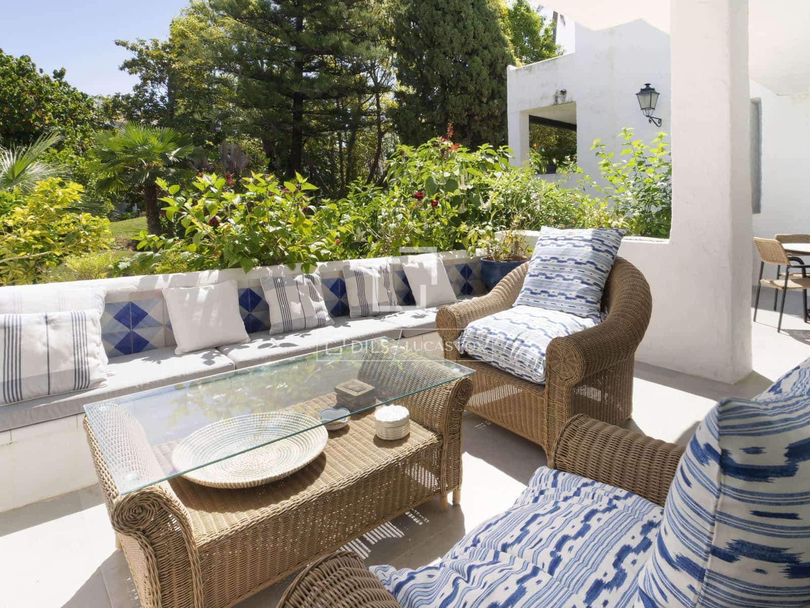 2 sypialnia Apartament na sprzedaż w Marbella z basenem garażem - 2 425 000 € (Ref: 9863748)