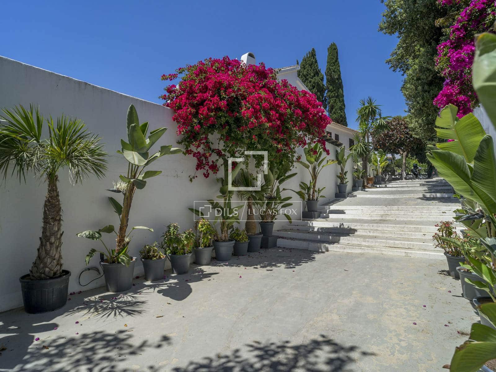 2 sypialnia Apartament na sprzedaż w Marbella z basenem garażem - 2 425 000 € (Ref: 9863748)