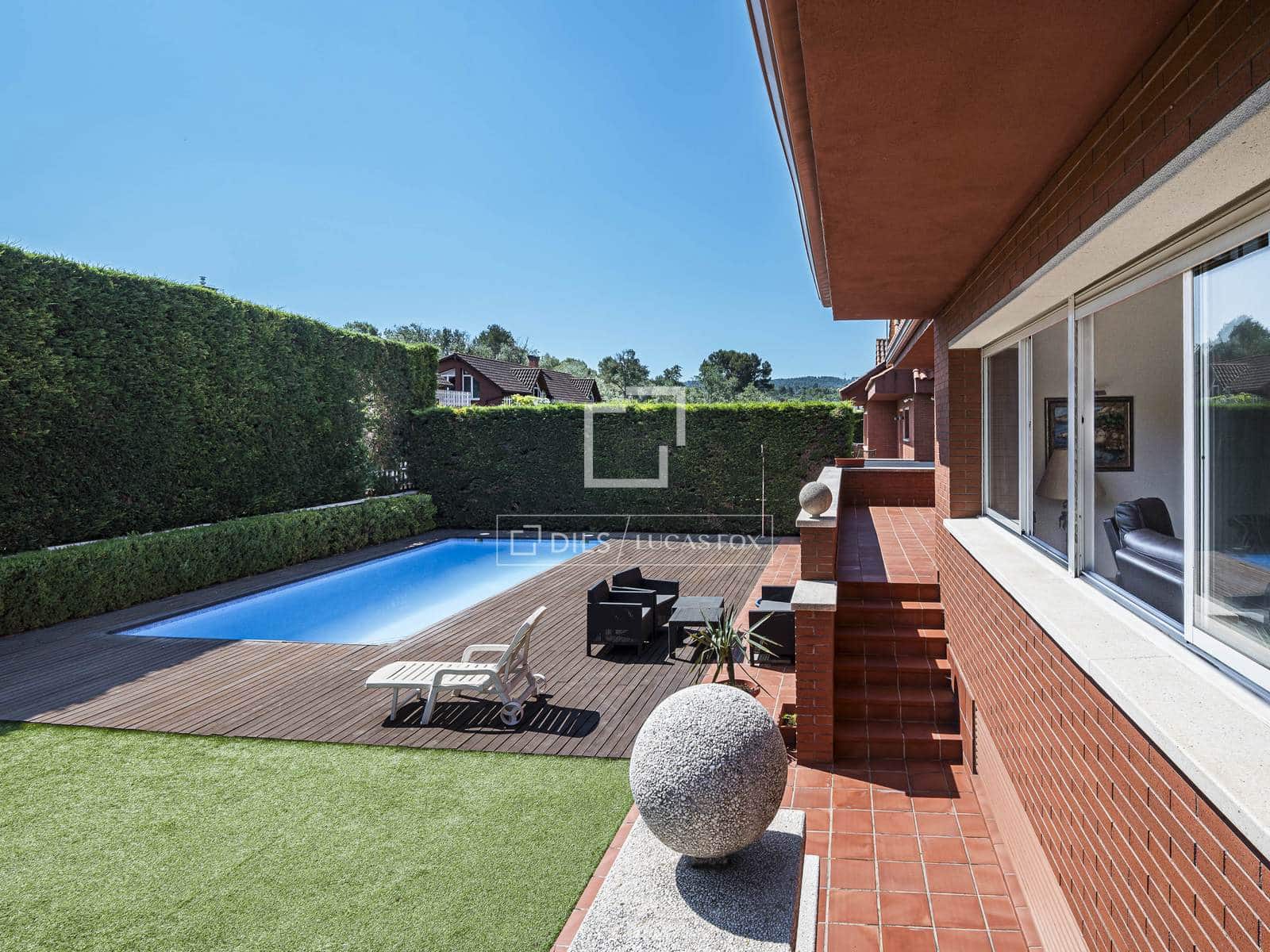 5 slaapkamer Villa te koop in Mira-Sol met zwembad garage - € 1.245.000 (Ref: 9863749)