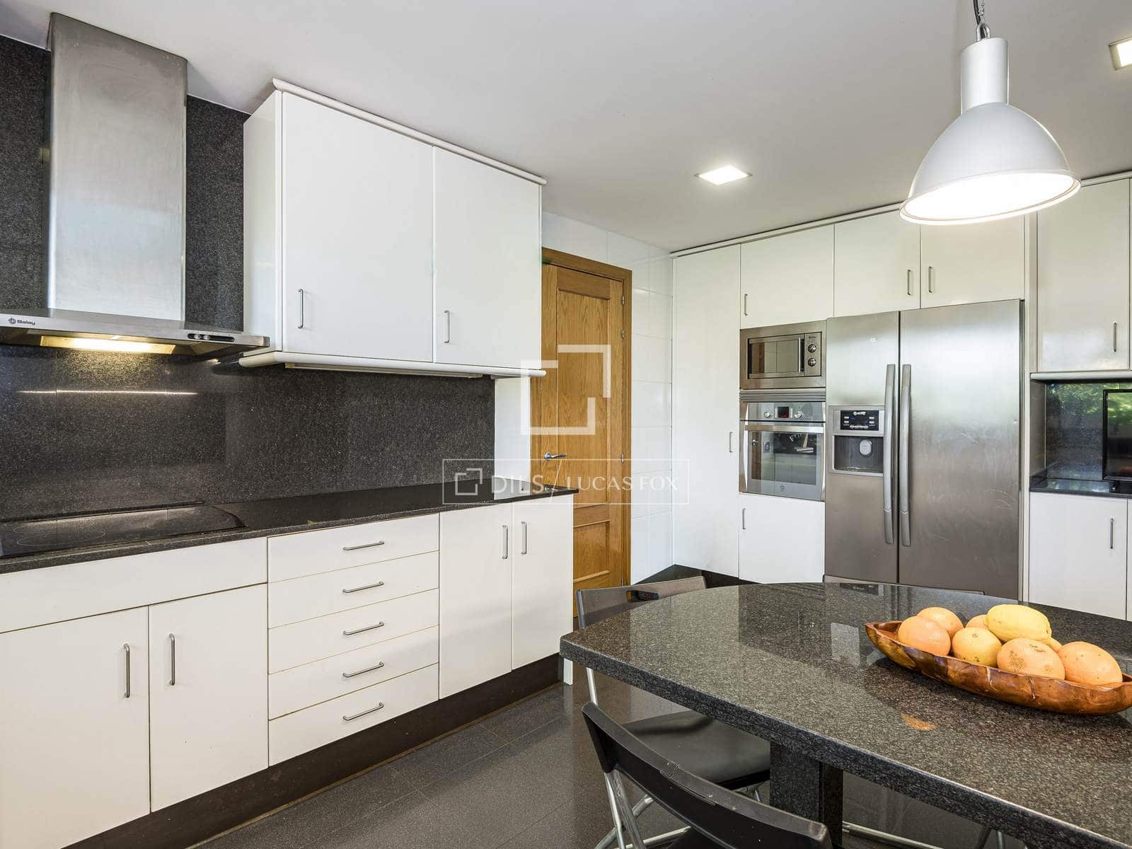 5 slaapkamer Villa te koop in Mira-Sol met zwembad garage - € 1.245.000 (Ref: 9863749)